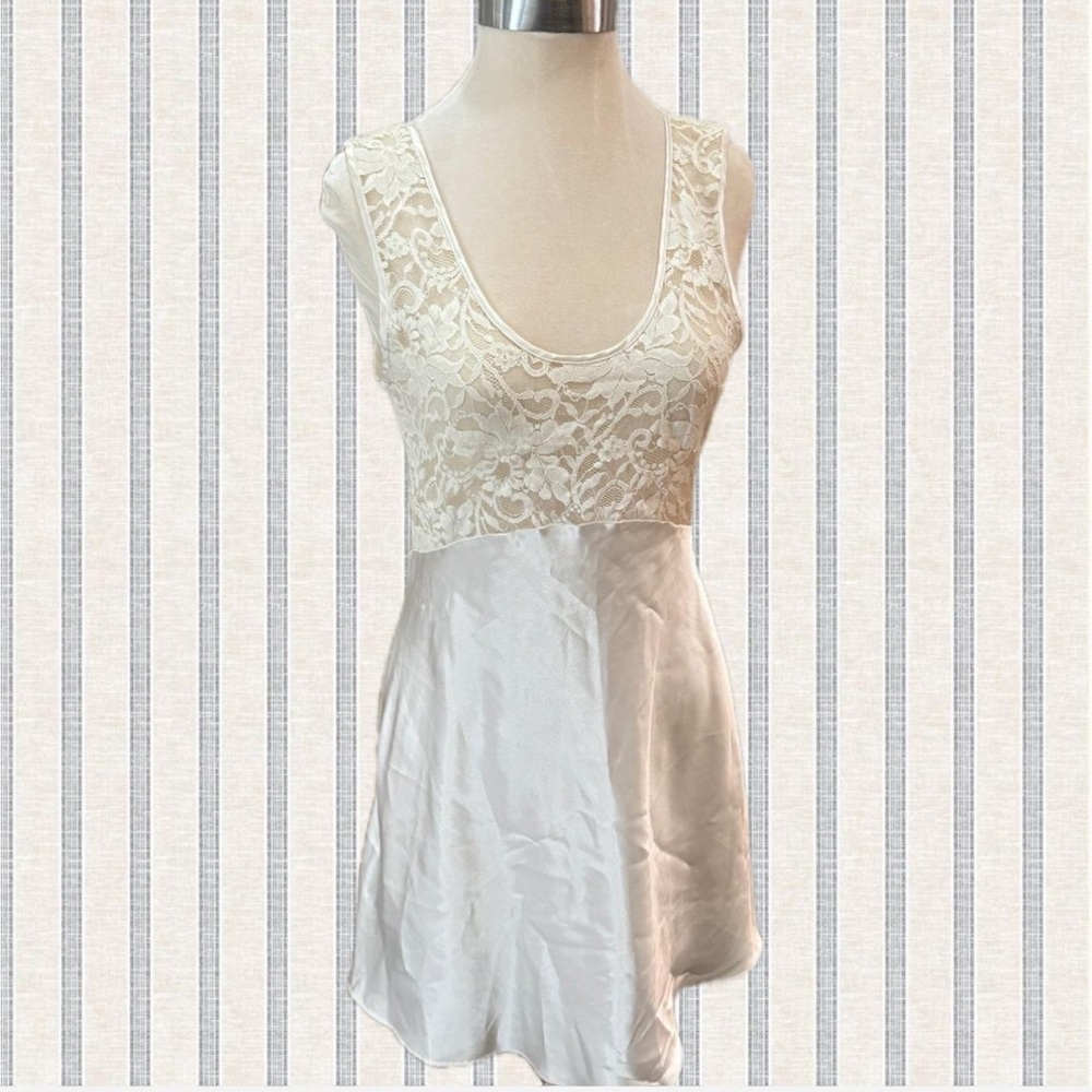 Vintage Victorias Secret Coastal Bridal Slip Dress 🤍